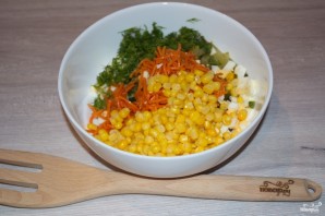 Салат с салями и кукурузой - фото шаг 5