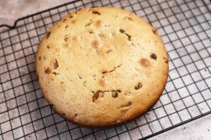 Пирог постный с изюмом - фото шаг 12