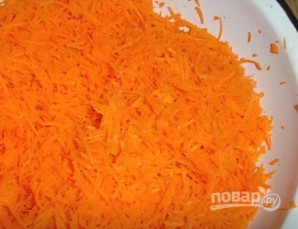 Морковный рулет с творожной начинкой - фото шаг 1