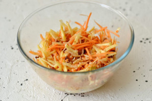 Салат с репой и морковью - фото шаг 6