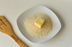 Жареный сыр в кунжуте - фото шаг 5