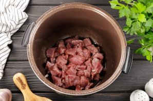 Макароны с мясом в мультиварке - фото шаг 2