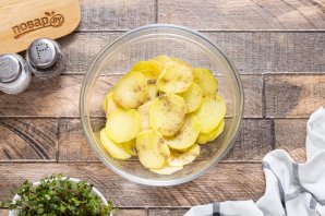 Картофельные чипсы в духовке без масла - фото шаг 8