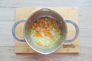 Суп-пюре из свеклы и сельдерея