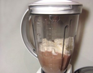 Молочный коктейль с сиропом - фото шаг 4