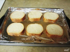Бутерброды с помидорами в духовке - фото шаг 2