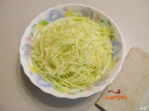 Салат из кабачков на зиму - фото шаг 2