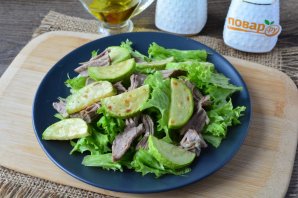 Теплый салат с говядиной и кабачками - фото шаг 8
