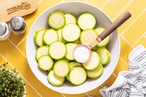 Кабачки жареные - фото шаг 4