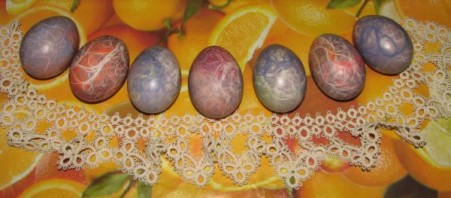 Яйца, крашенные нитками - фото шаг 6