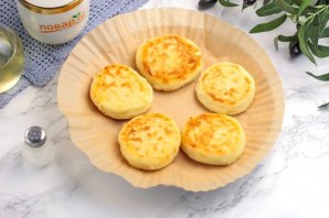 Сырники, запеченные в духовке - фото шаг 7