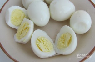 Печень трески с яйцом - фото шаг 1