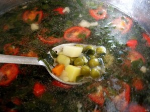 Суп с макаронами и консервированным горошком - фото шаг 3