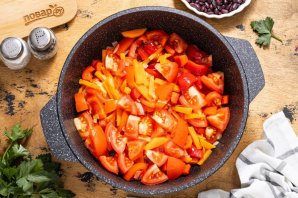 Салат с фасолью на зиму - фото шаг 6