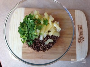 Салат из чечевицы с баклажаном и перцем - фото шаг 7