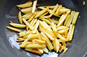 Картофель, жареный с овощами по-азиатски - фото шаг 1