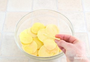 Домашние картофельные чипсы в духовке - фото шаг 1