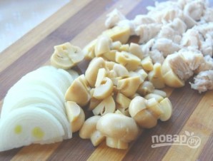 Салат с корейской морковью и грибами - фото шаг 2