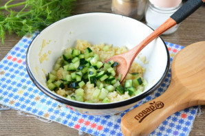 Крабовый салат с кускусом - фото шаг 5