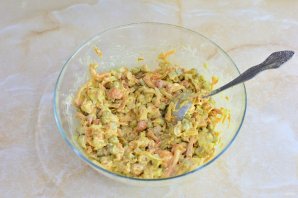 Салат с курицей и опятами - фото шаг 9