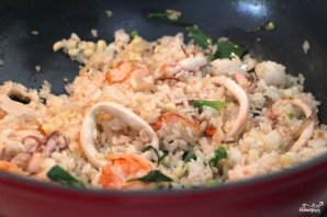Жареный рис с морепродуктами по-тайски - фото шаг 5