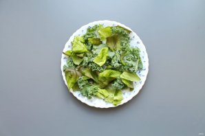 Салат с хурмой и голубым сыром - фото шаг 2
