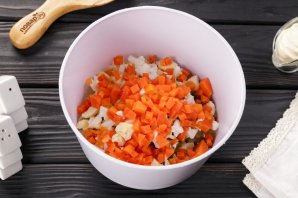 Салат "Шапочка Деда Мороза" - фото шаг 5