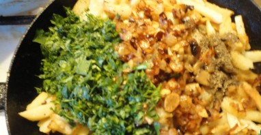 Жареная картошка с сушеными грибами - фото шаг 8