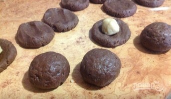Шоколадное печенье с арахисовым центром - фото шаг 7