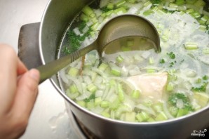Куриный суп с лапшой роллтон - фото шаг 4