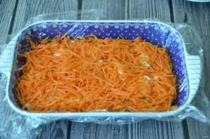 Салат "Грибная поляна" с корейской морковью - фото шаг 5
