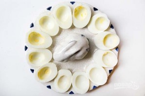 Закуска из фаршированных яиц - фото шаг 1