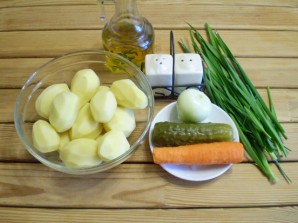 Картошка с солеными огурцами - фото шаг 1