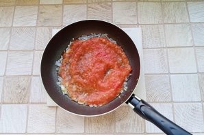 Жареная треска с помидорами и оливками - фото шаг 5