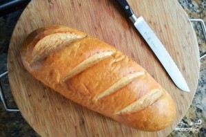 Хлеб с сыром и чесноком в духовке - фото шаг 1