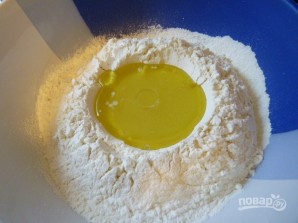 Греческий лук с мягким сыром - фото шаг 1