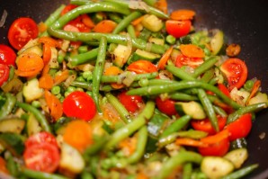 Овощи, жареные на сковороде - фото шаг 4