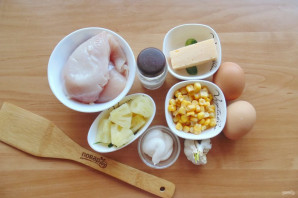 "Буржуйский" салат с ананасом и курицей - фото шаг 1
