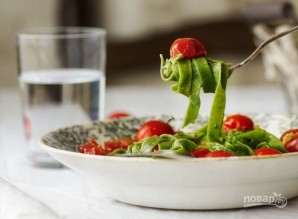 Домашняя паста со шпинатом и томатами - фото шаг 10