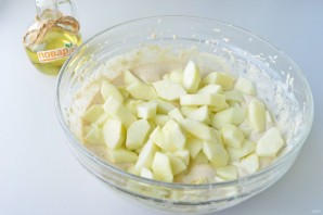 Ржаная шарлотка с яблоками - фото шаг 6