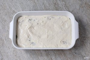 Заливной пирог с консервированной рыбой - фото шаг 9