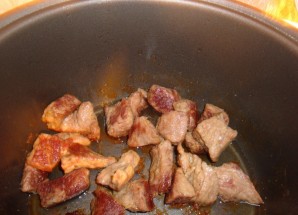 Мясо в мультиварке жареное - фото шаг 6