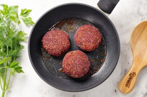 Котлеты свекольные постные - фото шаг 7