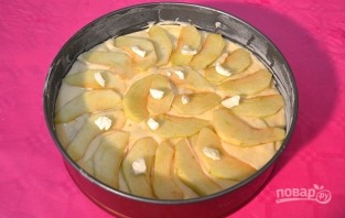 Пирог с яблоками в духовке - фото шаг 8