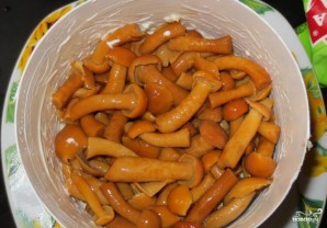 Cалат с корейской морковью и грибами - фото шаг 5