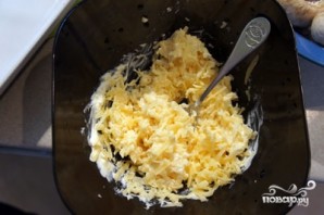 Шампиньоны с сыром и чесноком в духовке - фото шаг 3