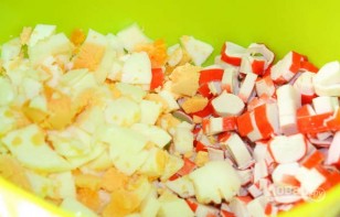 Крабовый салат с апельсинами - фото шаг 5