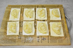 Слойки с камамбером и грушей - фото шаг 6