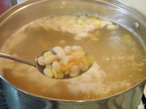 Фасолевый суп с яйцом - фото шаг 3