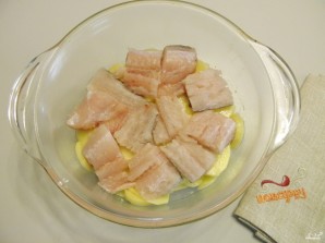 Рыба под соусом "Бешамель" в духовке - фото шаг 5